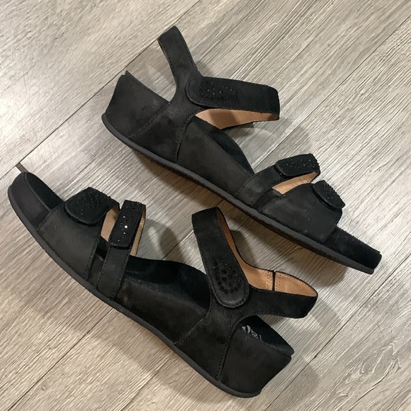 ABEO Gabrielle Black Wedge Leather Rhinestone Detail Adjustable Sandals size 10 - Picture 7 of 12